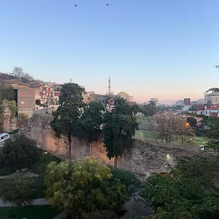 公寓 Dyrrah G In The Heart Of